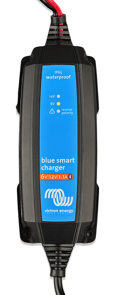 Blue Smart IP65 Charger 6V 12V 1.1 230V CEE 7/16 Retail (top) 