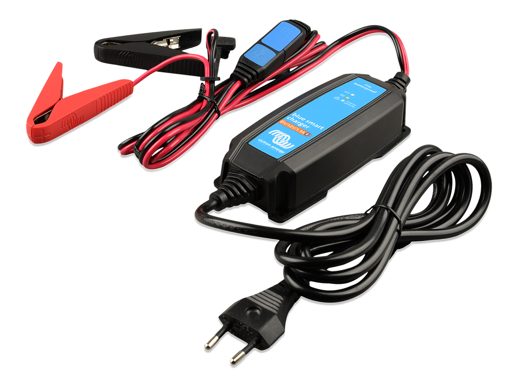  Blue Smart IP65 Charger 6V 12V 1.1 230V CEE 7/16 Retail (left) 