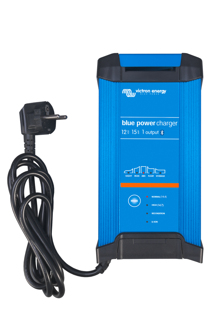 Blue Smart IP22 Charger 12V 15A (1) 230V (front)