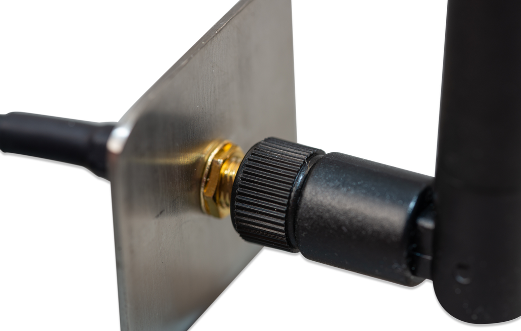 Outdoor LTE-M wall-mount antenna (close-up 3) 