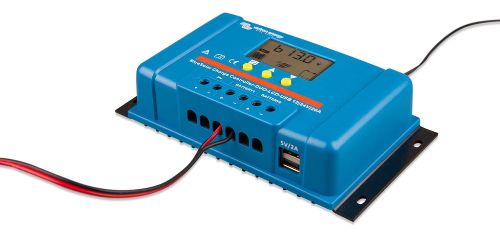 BlueSolar Charge Controller DUO LCD USB 12/24V-20A (front left display)