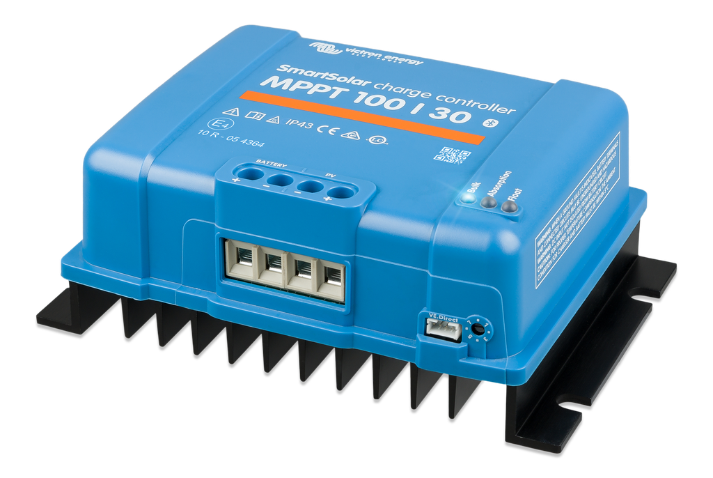 SmartSolar MPPT 100/30 (right) 