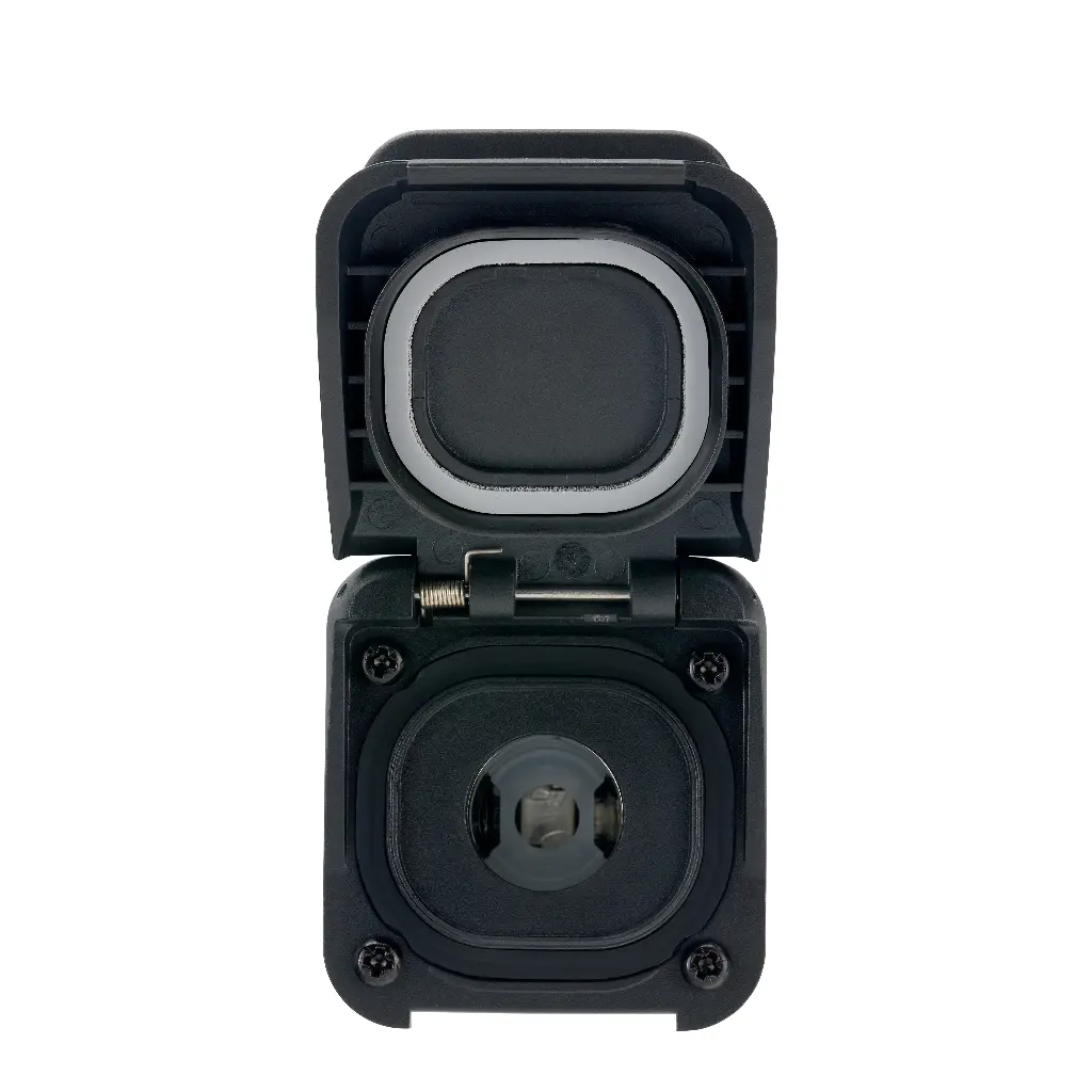 Scanstrut Ventura SC-V-DC112V DC outlet open.webp