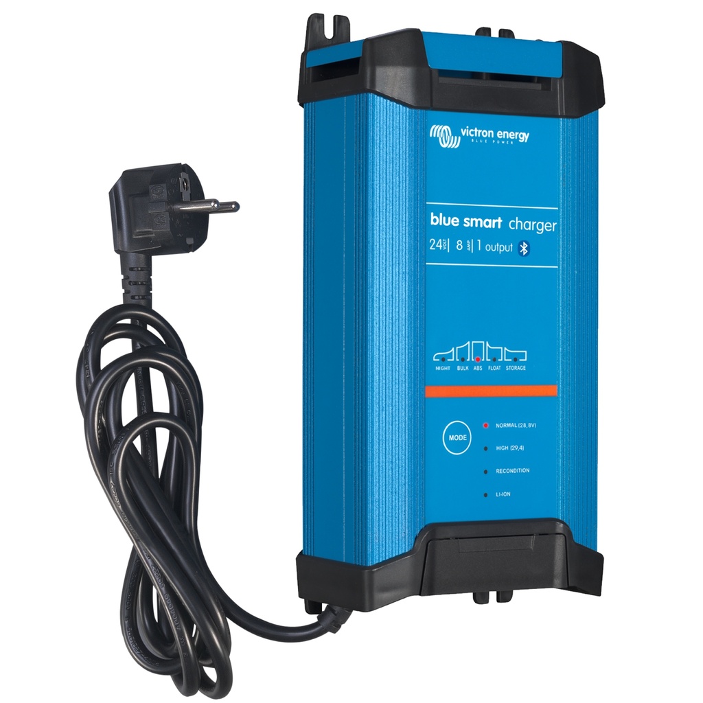 Blue Smart IP22 Charger 24/8(1) 230V CEE 7/7
