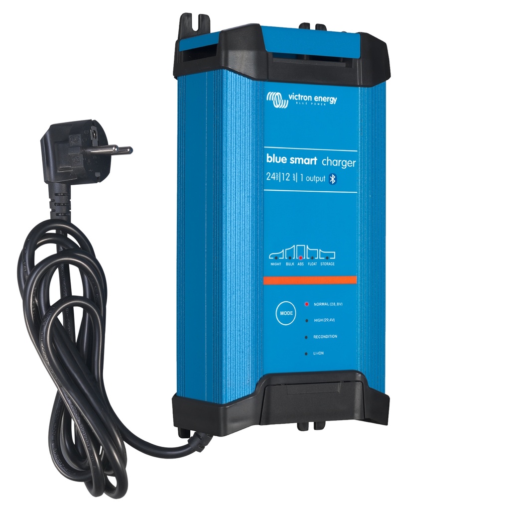 Blue Smart IP22 Charger 24/12(1) 230V CEE 7/7