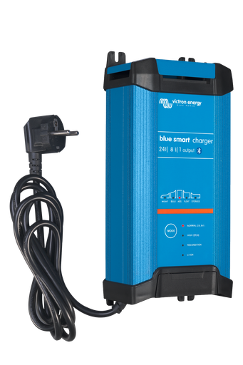 [BPC240842002] Blue Smart IP22 Charger 24/8(1) 230V CEE 7/7